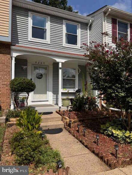 8264 Crestmont Cir, Springfield, VA 22153