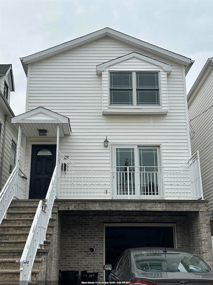 25 E 34th St, Bayonne, NJ 07002