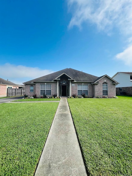 7060 Westgate Dr, Beaumont, TX 77706