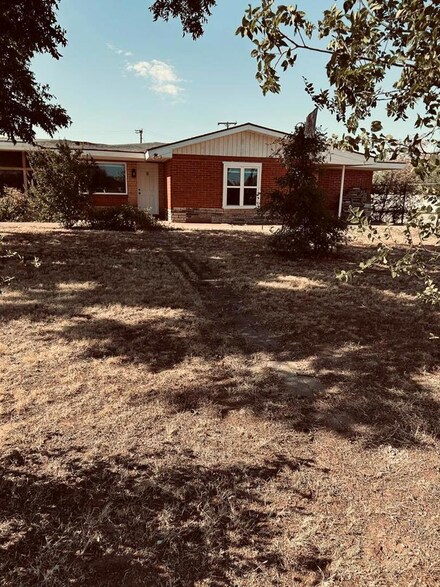 126 Coliseum Dr Unit 1-4, Snyder, TX 79549