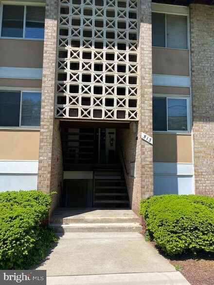 513 Wilson Bridge Dr Unit 6712 C-1, Oxon Hill, MD 20745
