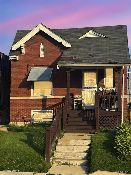 3227 N Taylor Ave, Saint Louis, MO 63115