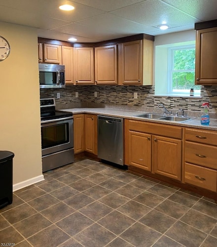 72 Sterling Hill Rd, Sparta, NJ 07871