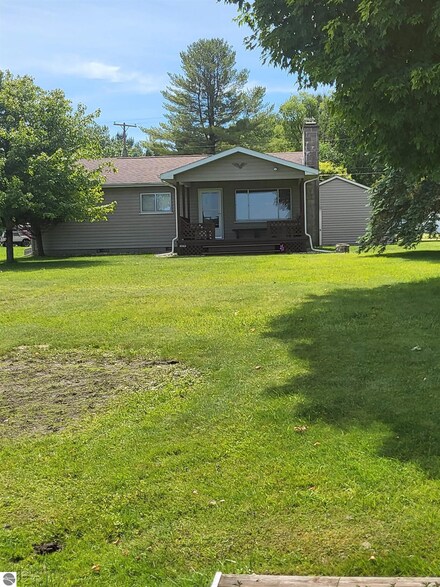 4924 Onawa Dr, Hale, MI 48739
