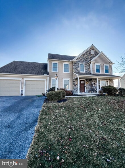 108 Blackbird Ln, Hummelstown, PA 17036