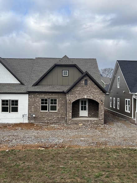 623 Swanston Ln, Gallatin, TN 37066