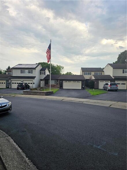 60 Cambridge Place, Catasauqua, PA 18032