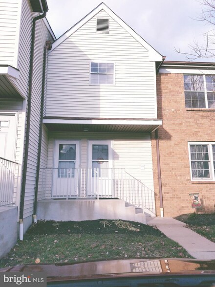 709 Woodchip Rd, Lumberton, NJ 08048