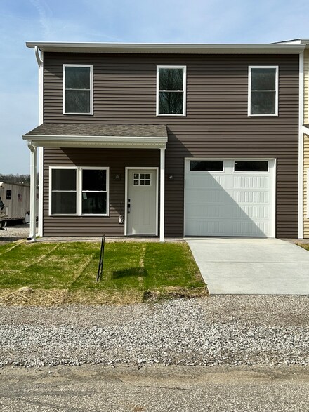 371 Walnut St, Spencer, IN 47460