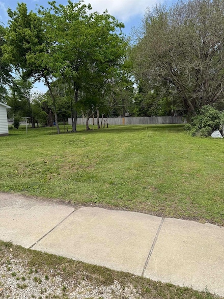 813 W 8th St, Mount Vernon, IN 47620