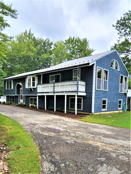 15 Daniel Ln, Springvale, ME 04083