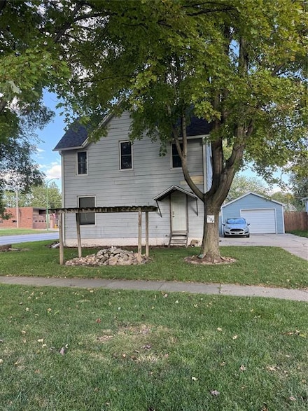 1137 9th St, Nevada, IA 50201