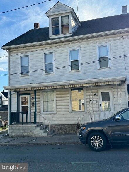 16 S Walnut St, Lewistown, PA 17044