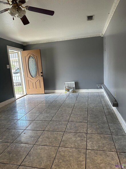 1625 Gwen Dr, Baton Rouge, LA 70815
