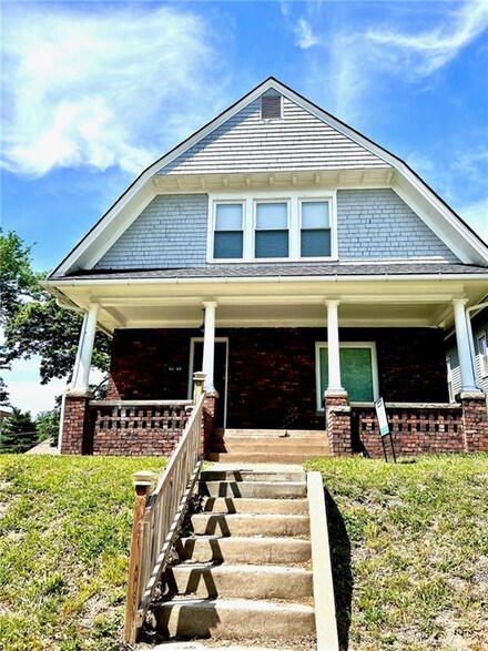 2915 Francis St, Saint Joseph, MO 64501