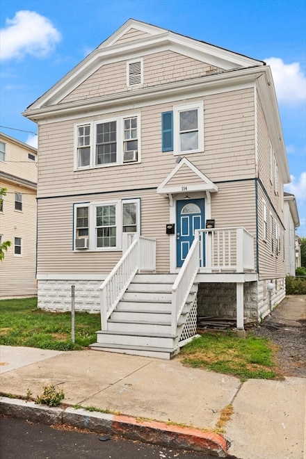 114 Capen St, Medford, MA 02155