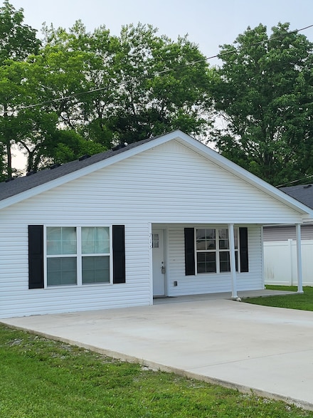 715 E Lincoln St, Tullahoma, TN 37388
