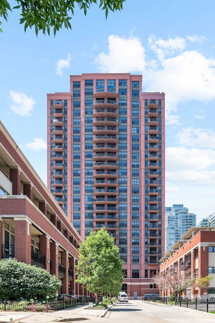 330 N Jefferson St Unit 1807, Chicago, IL 60661