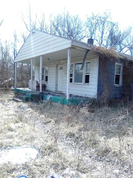 1735 N 51st St, East Saint Louis, IL 62204