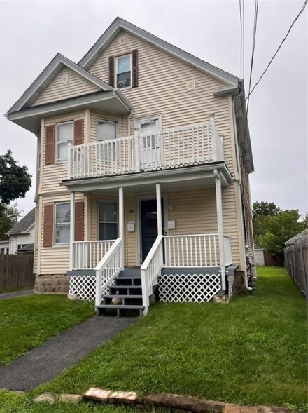 188 Clarence St, Cranston, RI 02910
