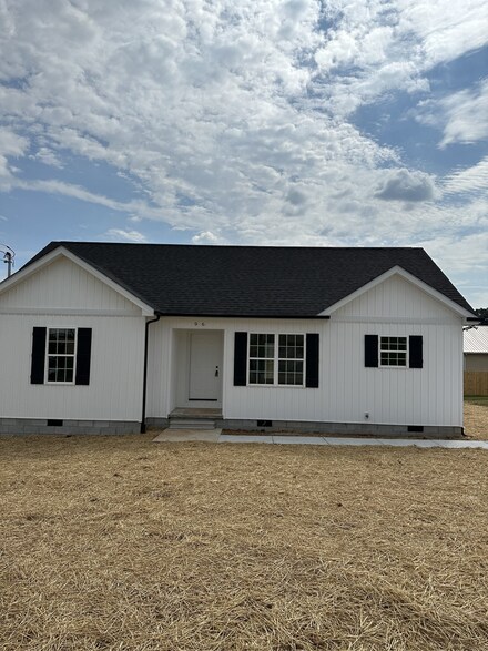 96 Modena Place, Decherd, TN 37324