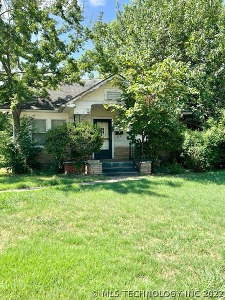 4166 E 1st St, Tulsa, OK 74112