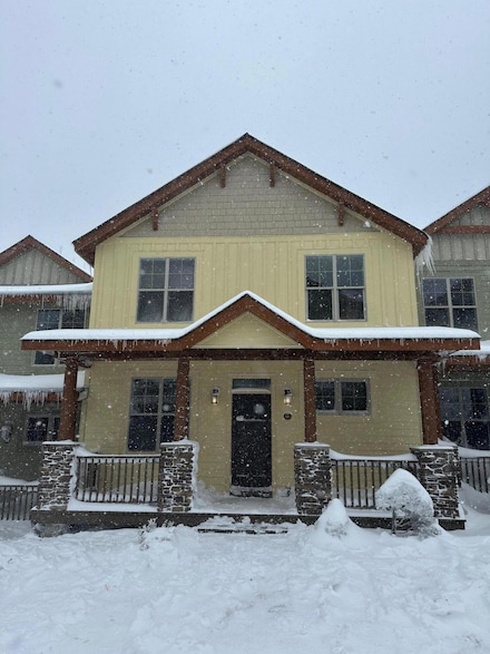 84 Black Bear Cir, Snowshoe, WV 26209
