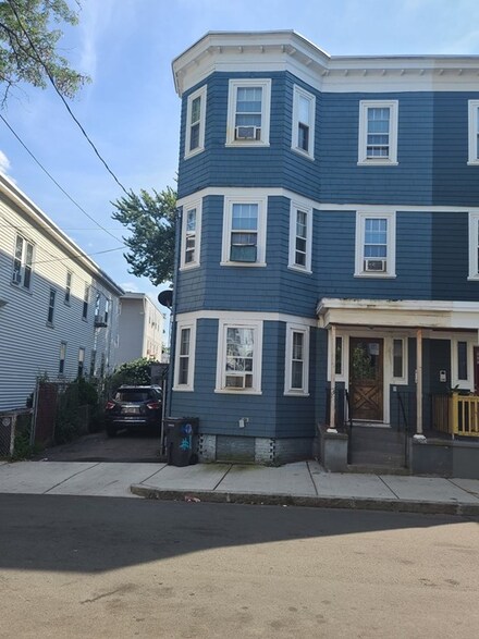 151 Congress Ave, Chelsea, MA 02150