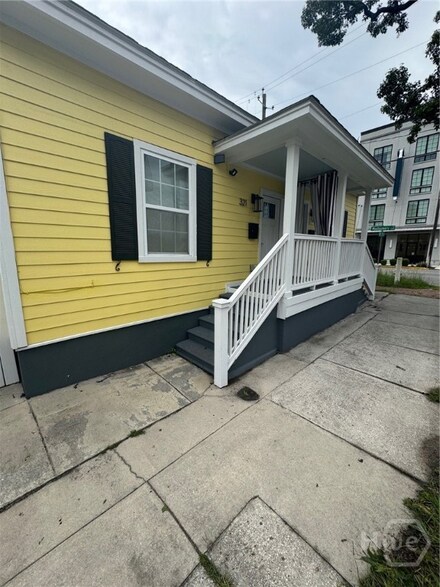 321 W 31st St, Savannah, GA 31401