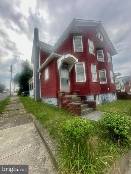 102&104 Oak St, Cumberland, MD 21502