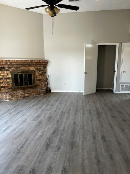 532 W Warrior Trail, Grand Prairie, TX 75052