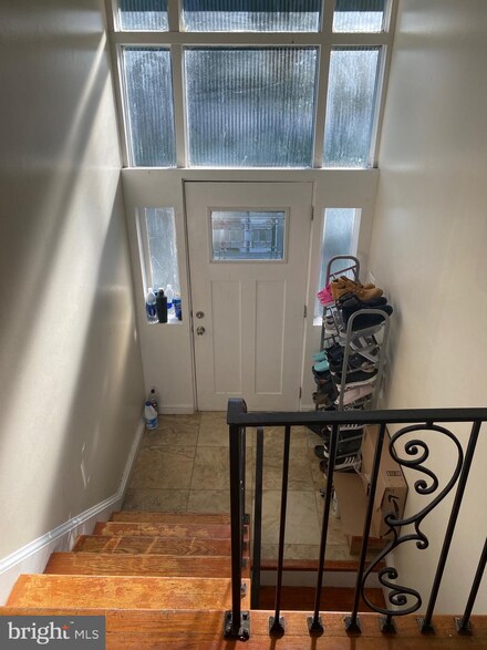 20 Panorama Dr, Oxon Hill, MD 20745