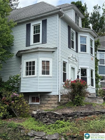 204 Analomink St, East Stroudsburg, PA 18301