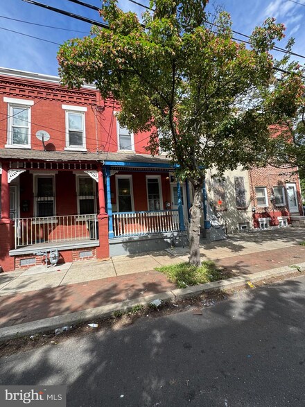 423 Trenton Ave, Camden, NJ 08103