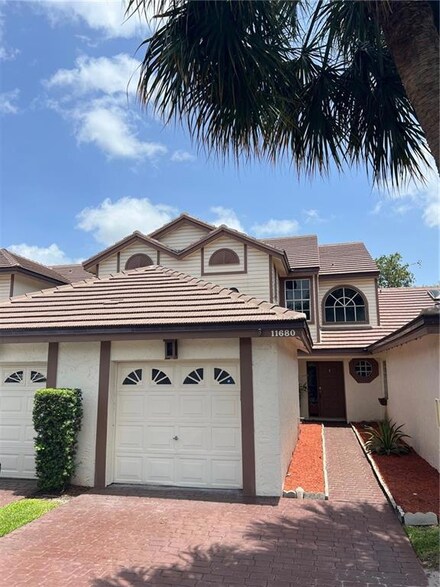 11680 NW 19th Dr, Coral Springs, FL 33071