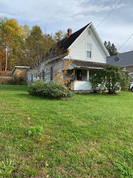 55 Summer St, Lancaster, NH 03584