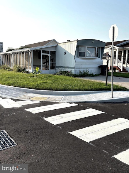 13214 Ocean Dr, Ocean City, MD 21842