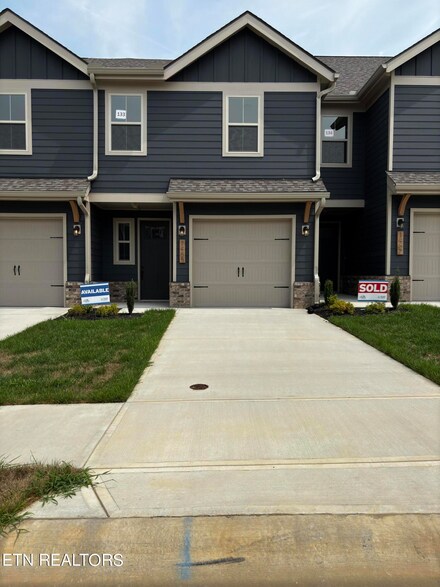 1465 Mountain Quail Cir, Alcoa, TN 37701