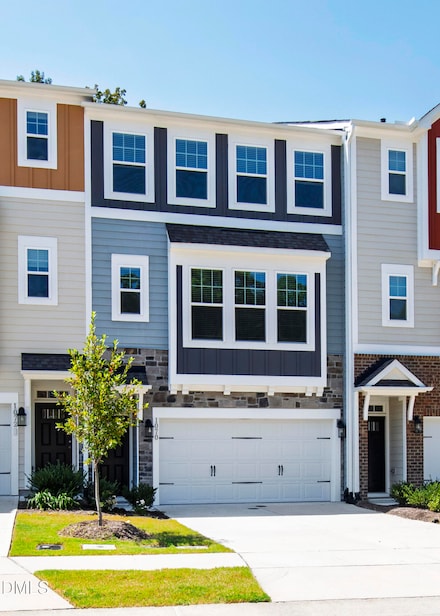 1070 Manorhaven Dr, Durham, NC 27703