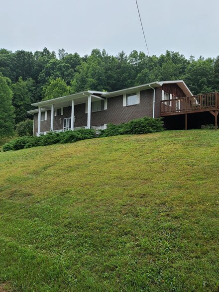 268 Meador Ln, Shady Spring, WV 25918