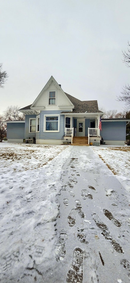 413 Courtenay Ave S, Terry, MT 59349