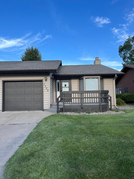 1368 Brookview Dr, Winona, MN 55987