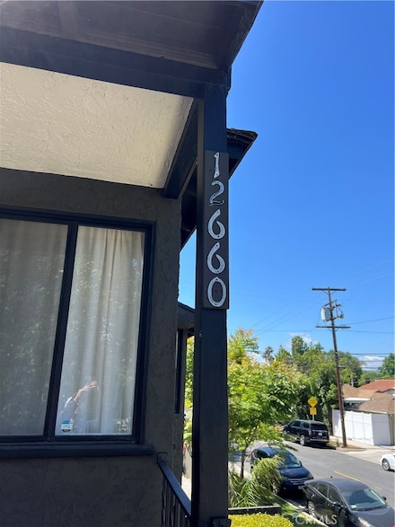 12660 Oxnard St, Los Angeles, CA 91606