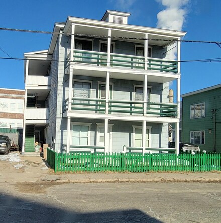 617 Rockingham St, Berlin, NH 03570