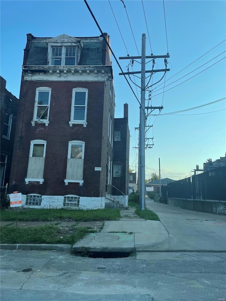 2242 Osage St, Saint Louis, MO 63118