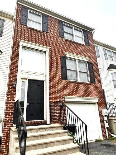 145 N Oak St, Freemansburg, PA 18017