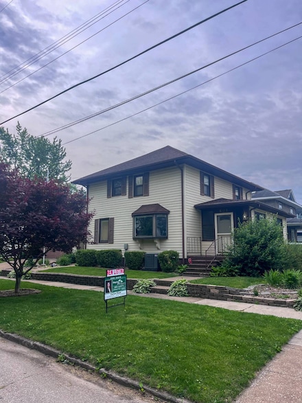 601 E 2nd Ave, Monmouth, IL 61462