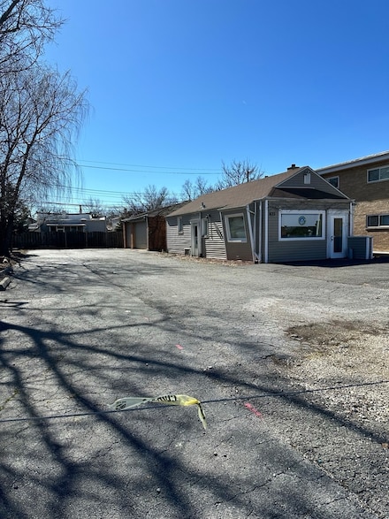 425 W Talcott Rd, Park Ridge, IL 60068