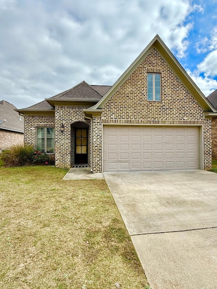 104 Clermont Ct, Tupelo, MS 38801