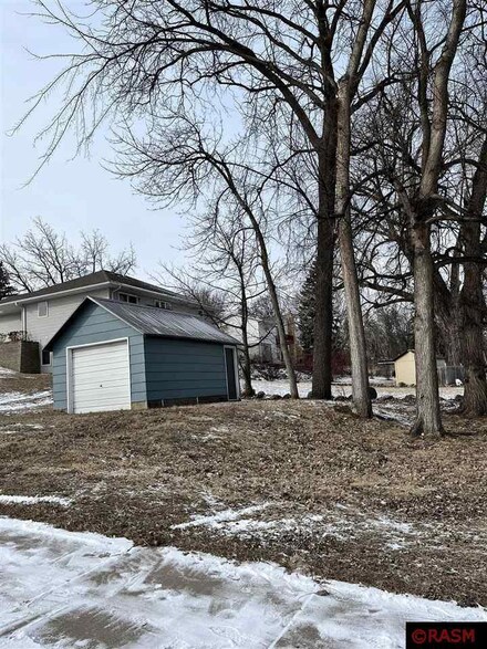 1527 S German St, New Ulm, MN 56073